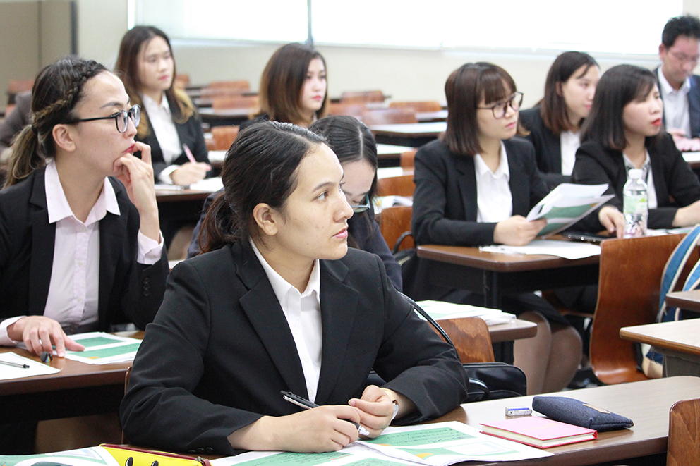 Aikoku　Gakuen　University Campus image