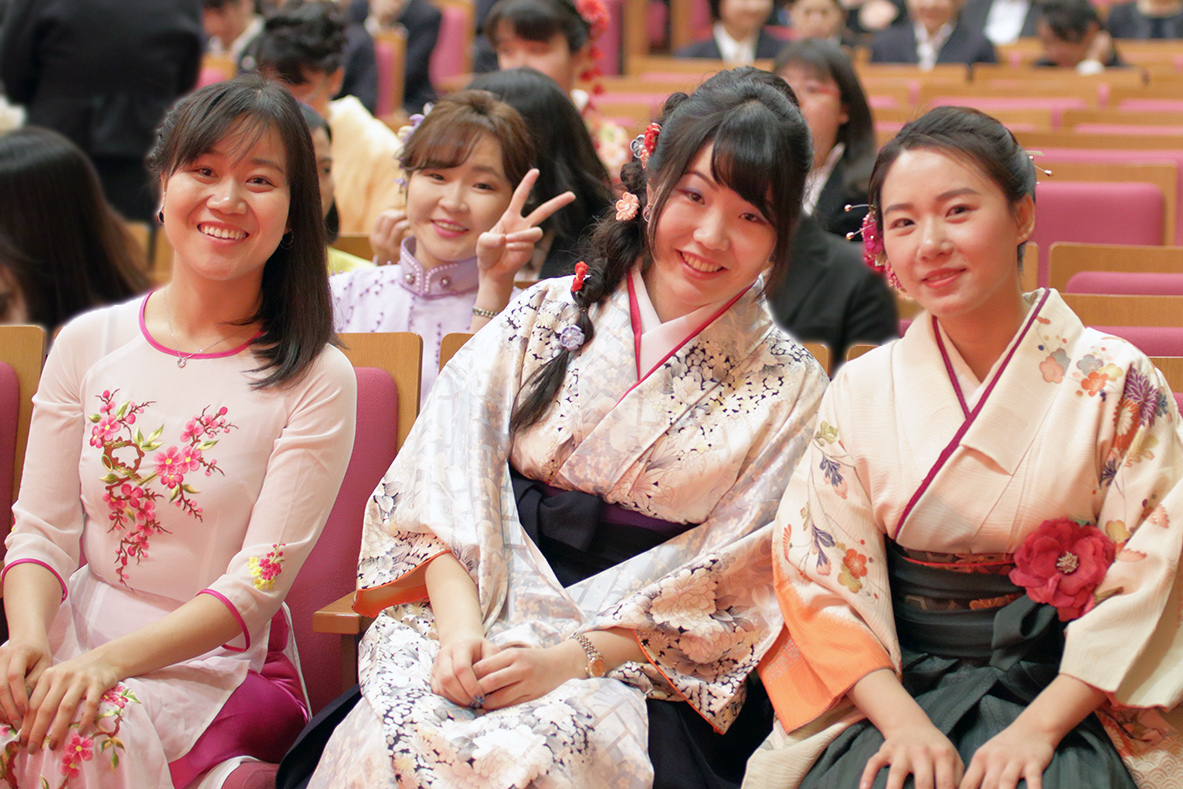 Aikoku　Gakuen　University Campus image