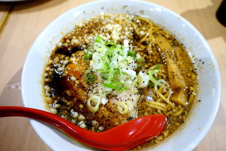 Toyama black Chinese noodle